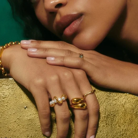 Missoma Elegant Gold Pearl Ring - Picture 5 of 10